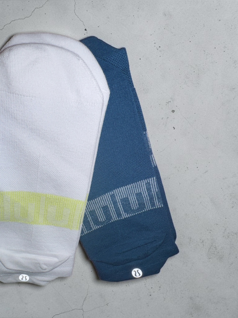 New Lululemon Low-Cut Athletic Socks - Blue and white SZ Lg